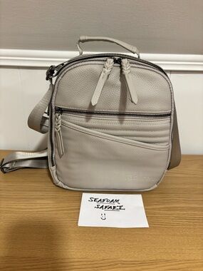 NWOT Rad Rev The 1 Mini Convertible Backpack